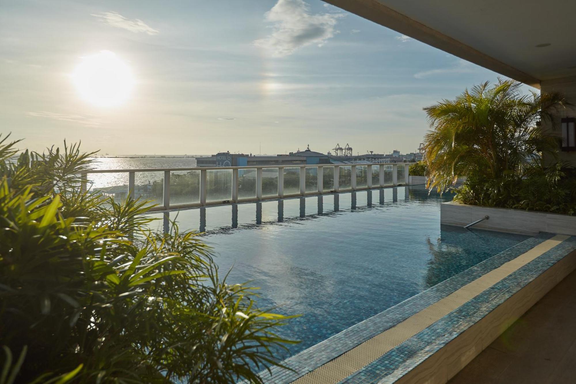 Hotel Rizal Park 5*