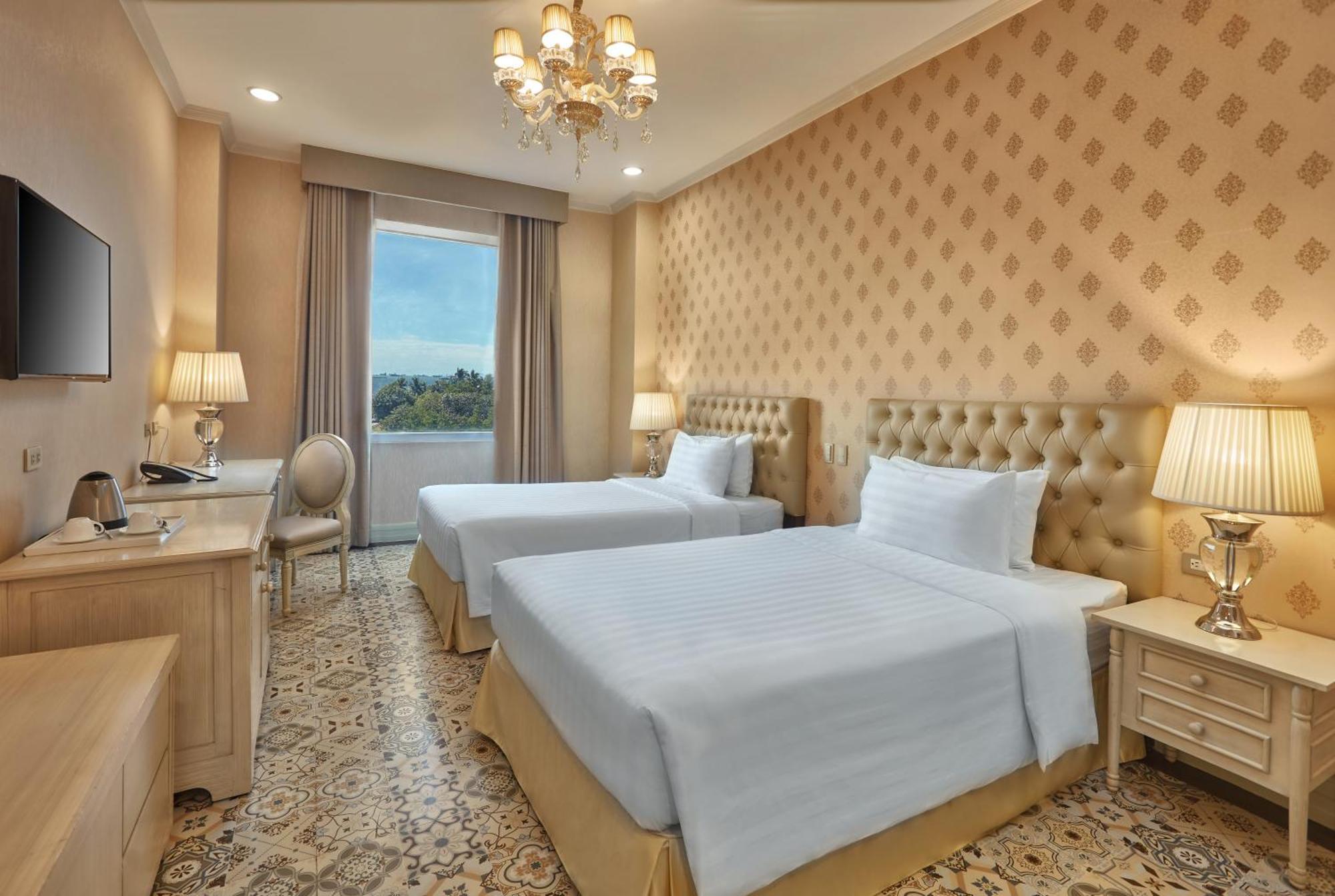 Rizal Park 5* Manila